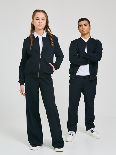 121108